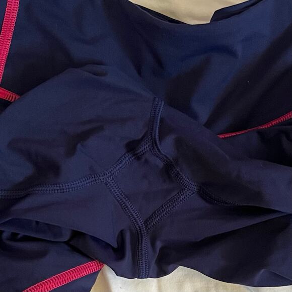 Vineyard Vines Performance Women's Navy & Blue Pink Capri Leggings Size Small - Picture 12 of 14